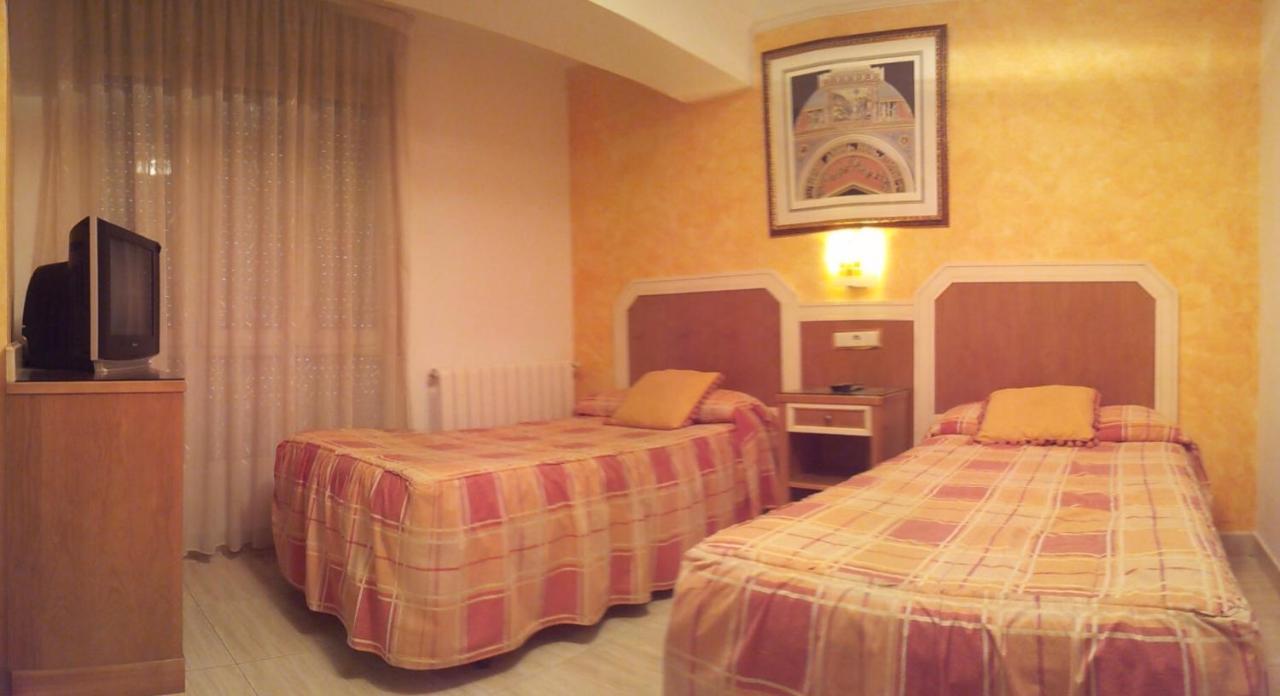 Hostal Conchi Miranda de Ebro Extérieur photo